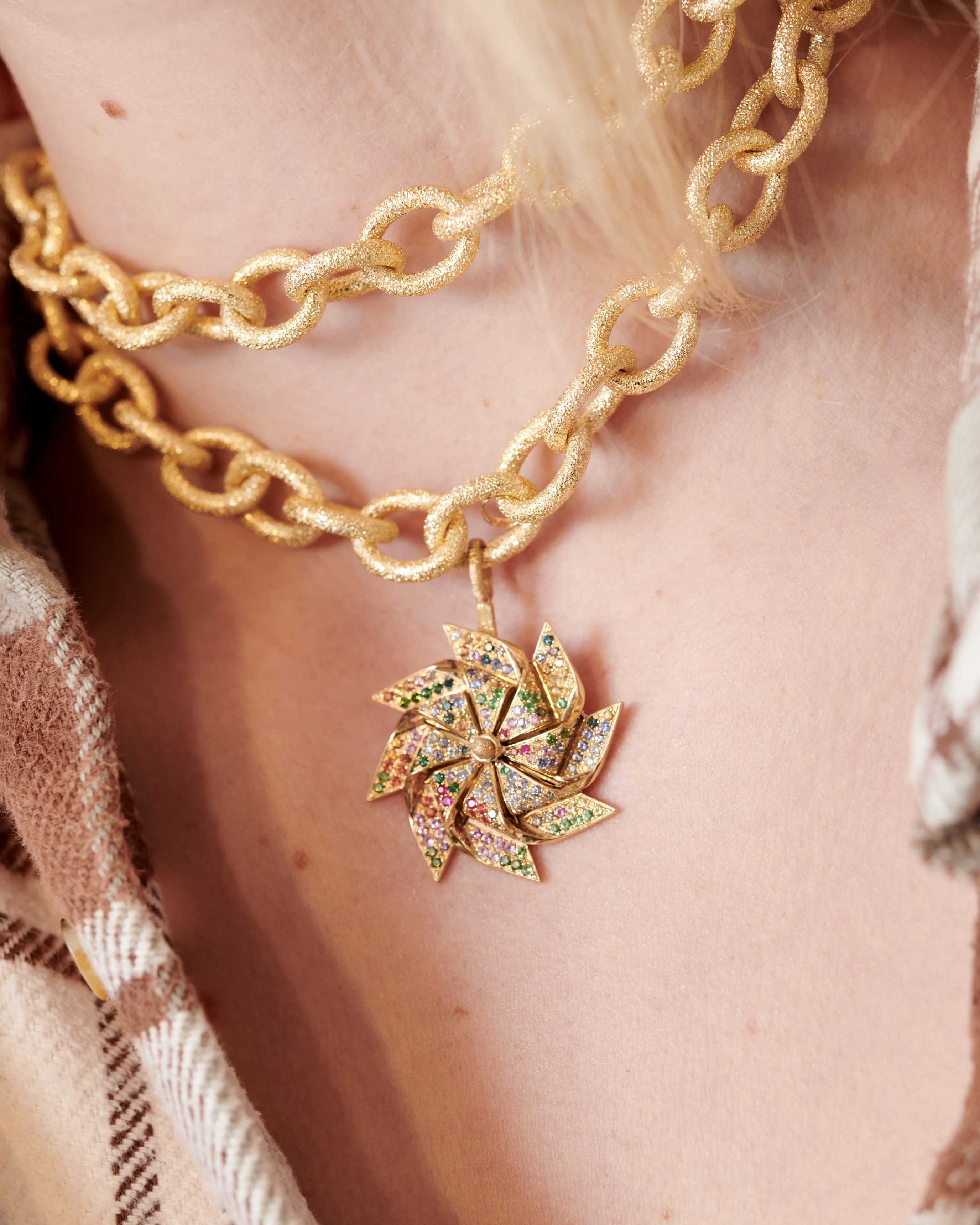 قلادة  All Gold Sparkly Links من Carolina Bucci